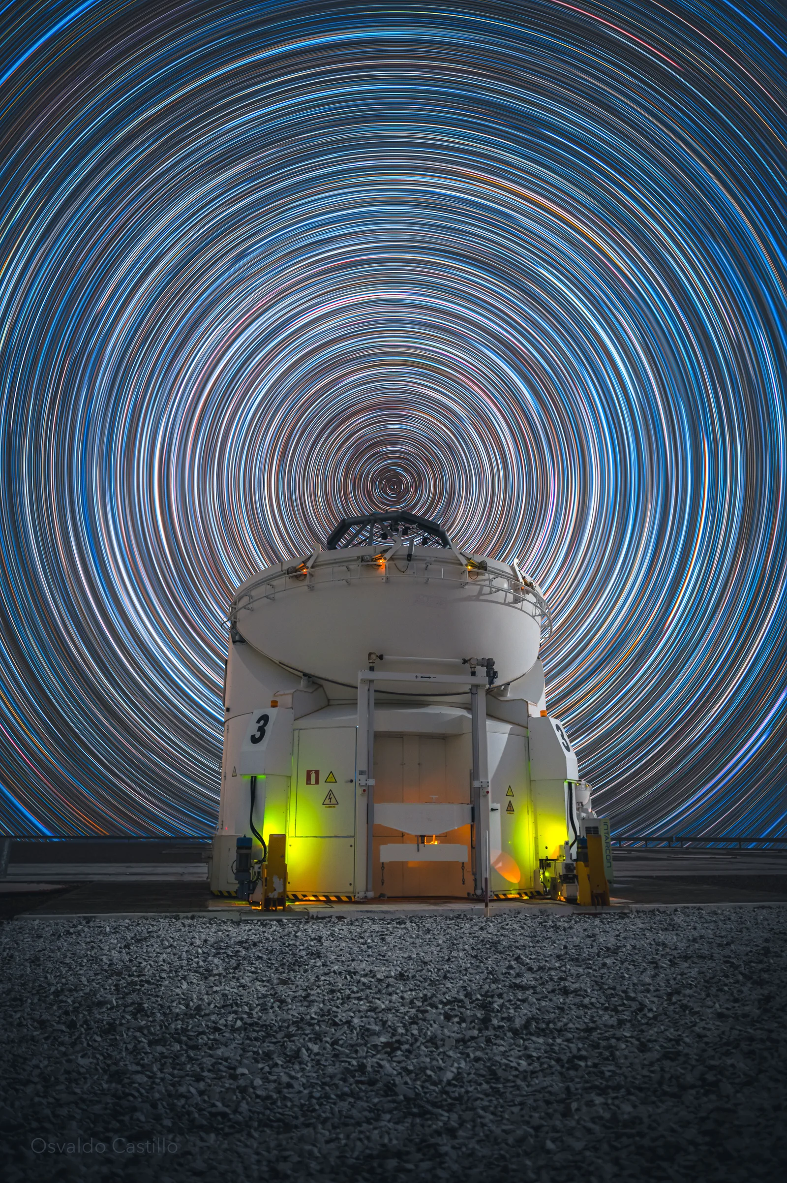 Paranal Gözlemevi Üzerinde Zamanın ve Gökyüzünün Dansı