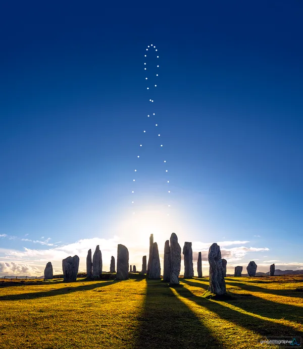 Callanish Taşları Üzerinde Zamanın İmzası: Gökyüzünün Sekiz Figürü