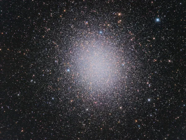 Milyonlarca Yıldızın Dansı: Gizemli Küresel Küme Omega Centauri